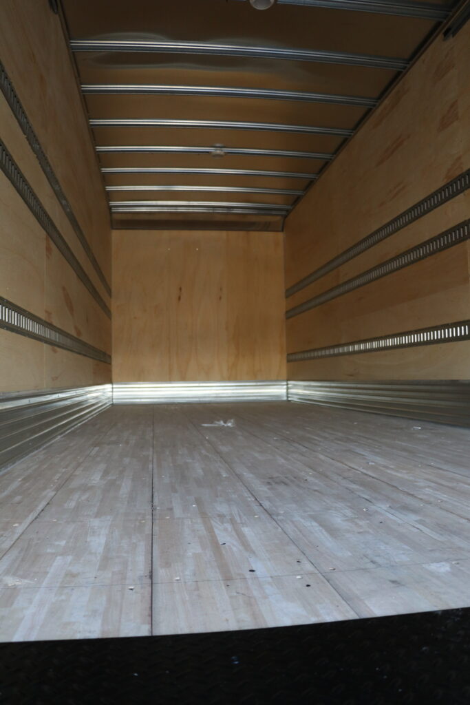 2025 Isuzu - image 13