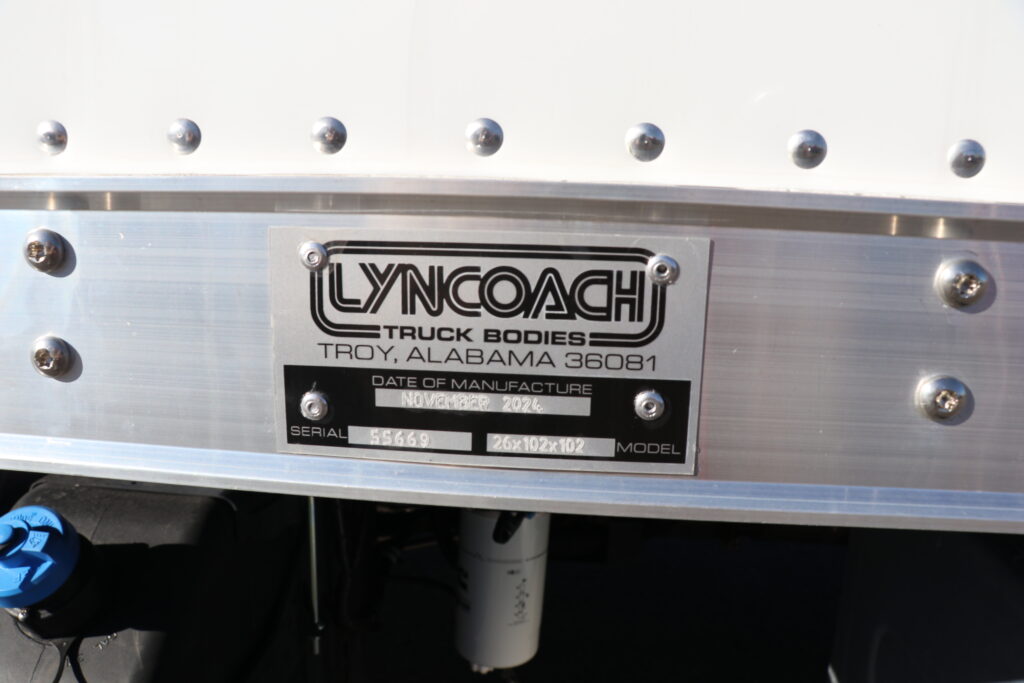 2025 Isuzu - image 11