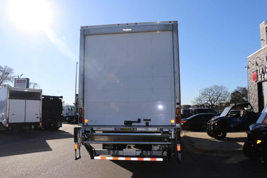 2025 Isuzu - image 8