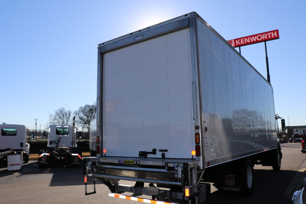 2025 Isuzu - image 9