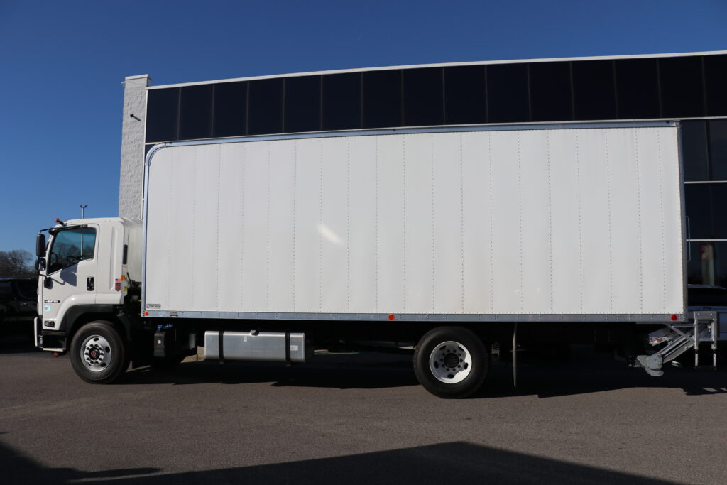 2025 Isuzu - image 6