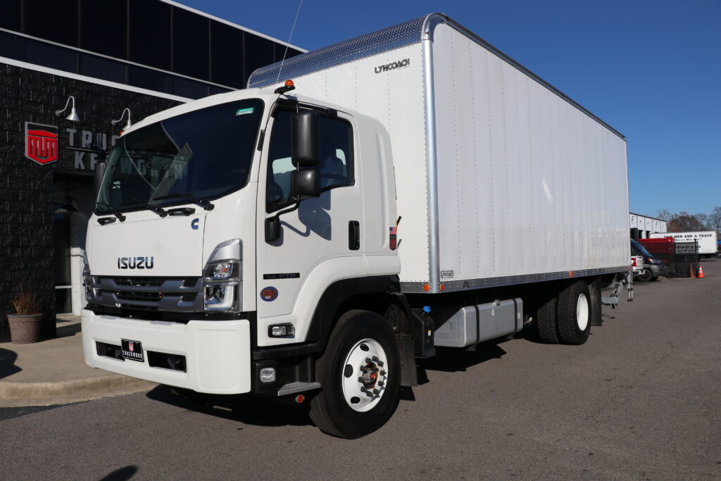 2025 Isuzu - image 3