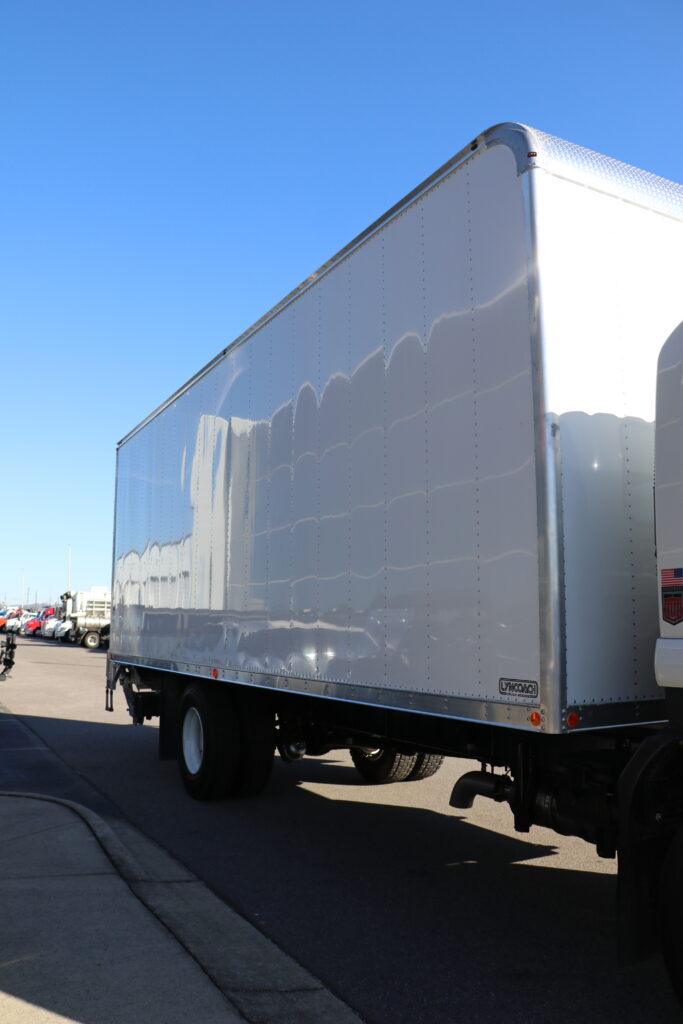 2025 Isuzu - image 5