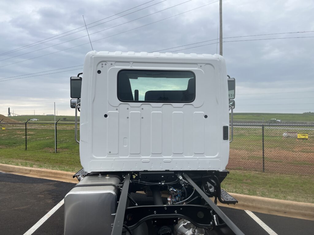 2026 Hino L6 - image 4