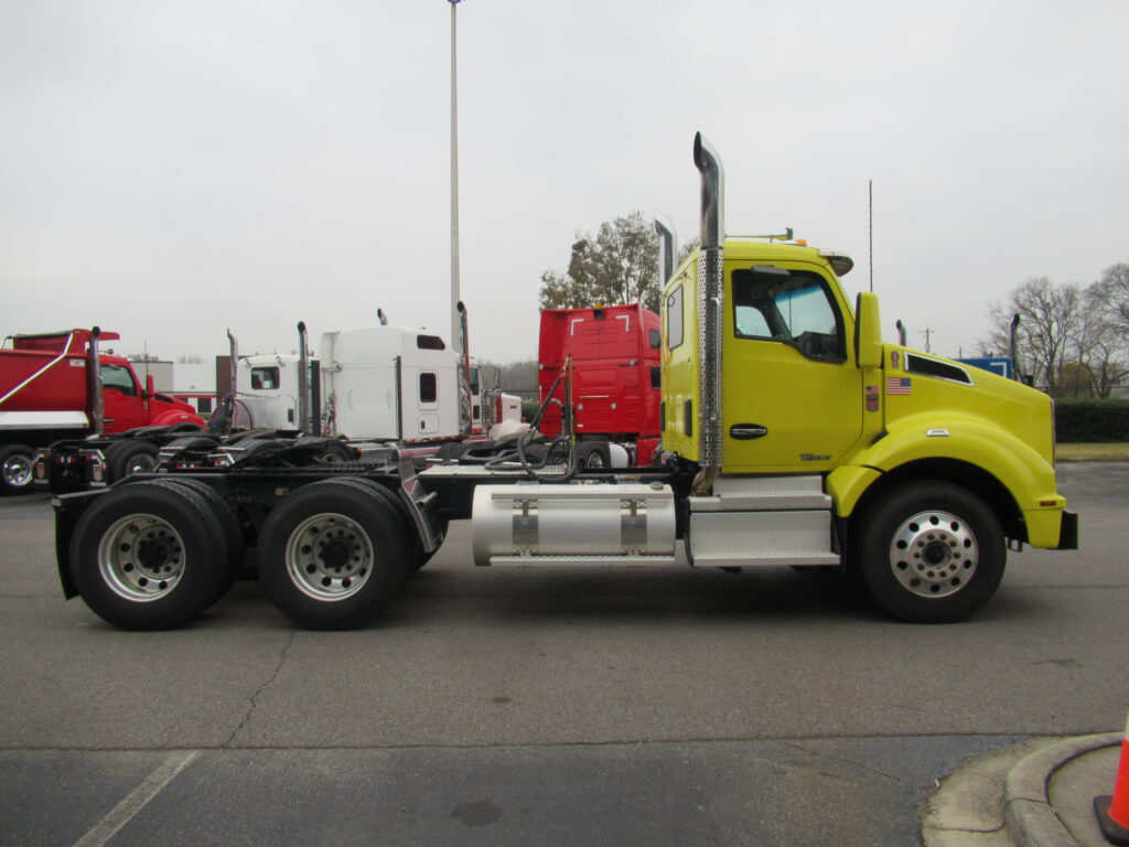 2022 KENWORTH T880 DAYCAB - MX-13 10SPD - Truckworx