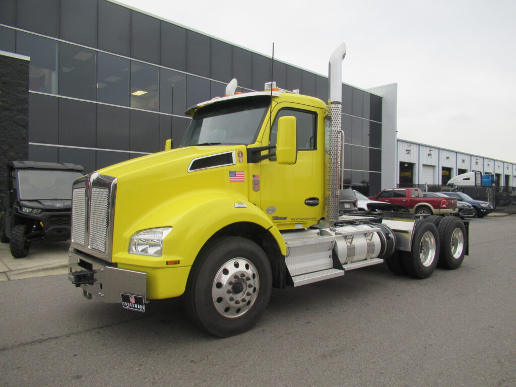 2022 KENWORTH T880 DAYCAB - MX-13 10SPD - Truckworx