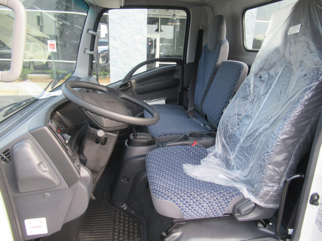 2025 Isuzu - image 6