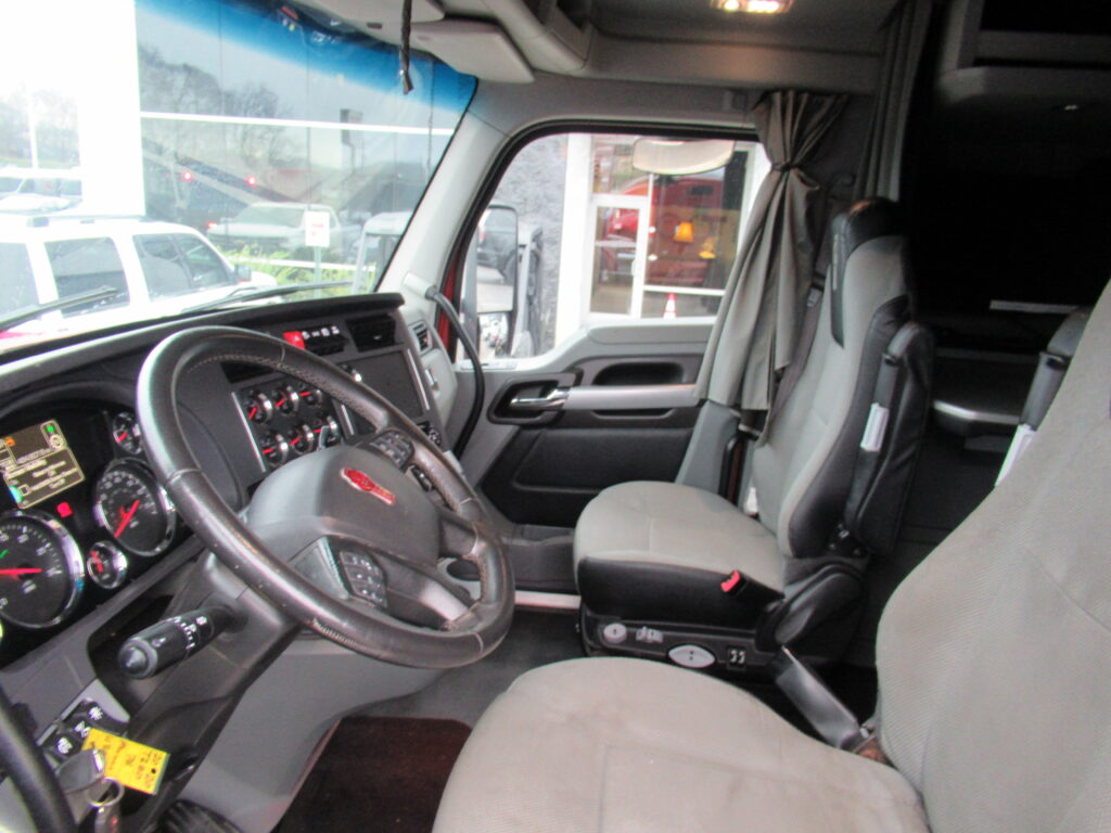 2020 Kenworth - image 7