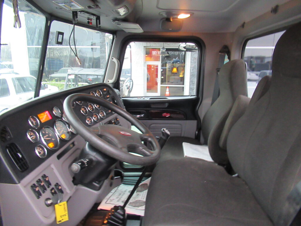 2022 Peterbilt - image 7