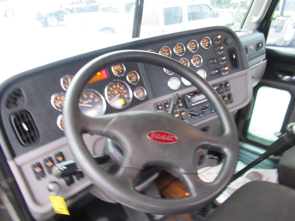 2022 Peterbilt - image 8