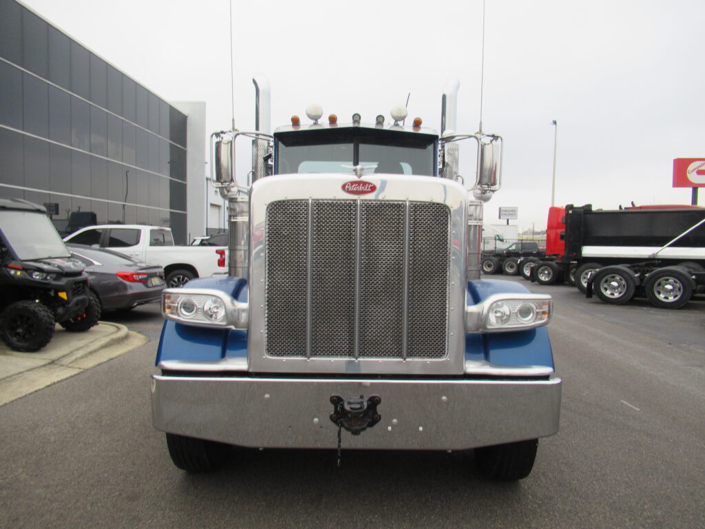 2022 Peterbilt - image 3