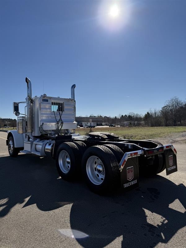 2022 Peterbilt - image 4