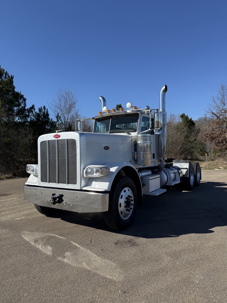 2022 Peterbilt - image 2