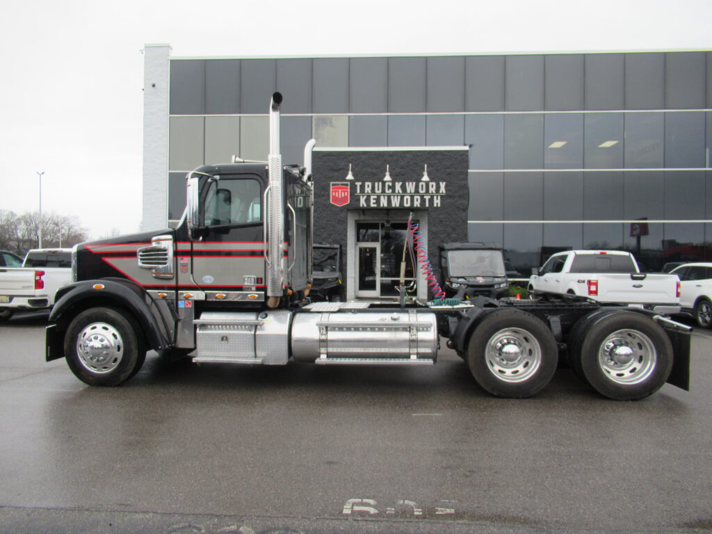 2019 Freightliner - image 2