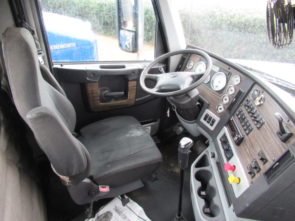 2019 Freightliner - image 9