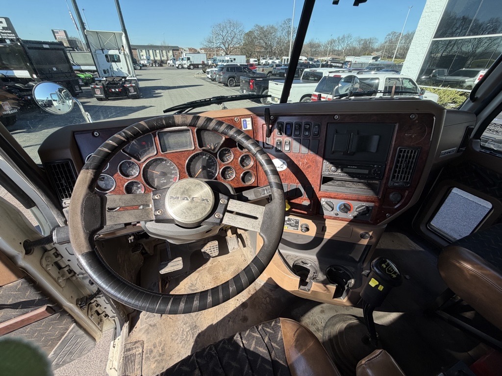 2015 Mack - image 10