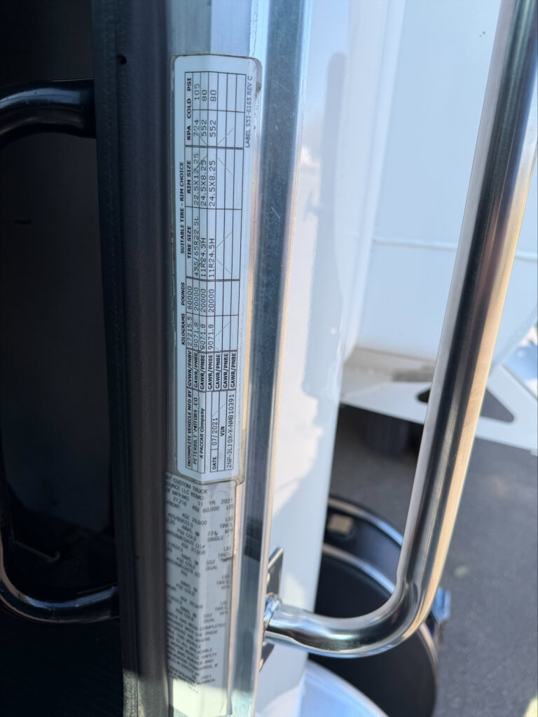 2022 Peterbilt - image 2