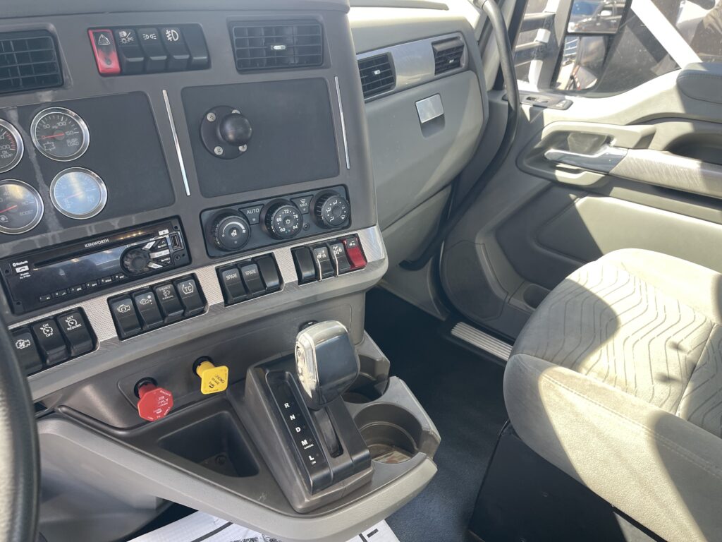 2018 Kenworth - image 4
