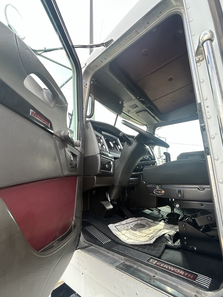 2007 Kenworth - image 6