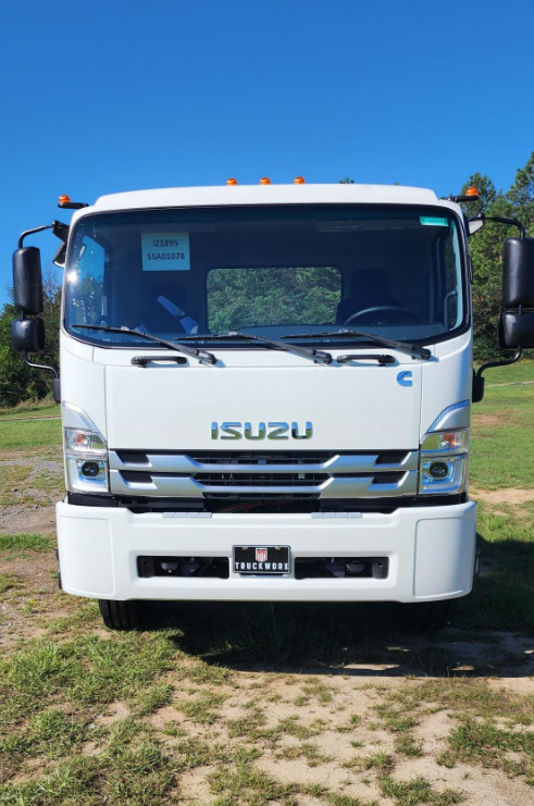 2026 Isuzu - image 3