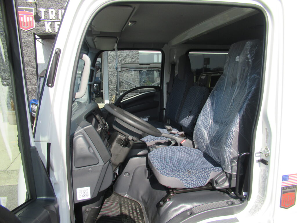 2026 Isuzu - image 6