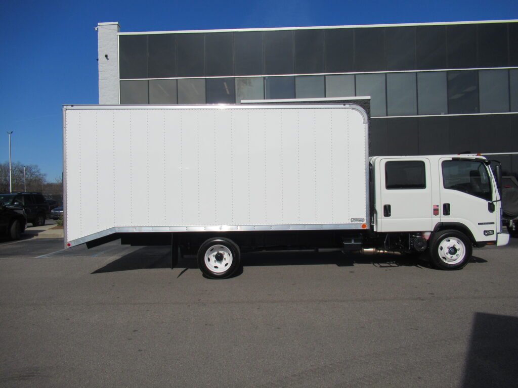 2026 Isuzu - image 2