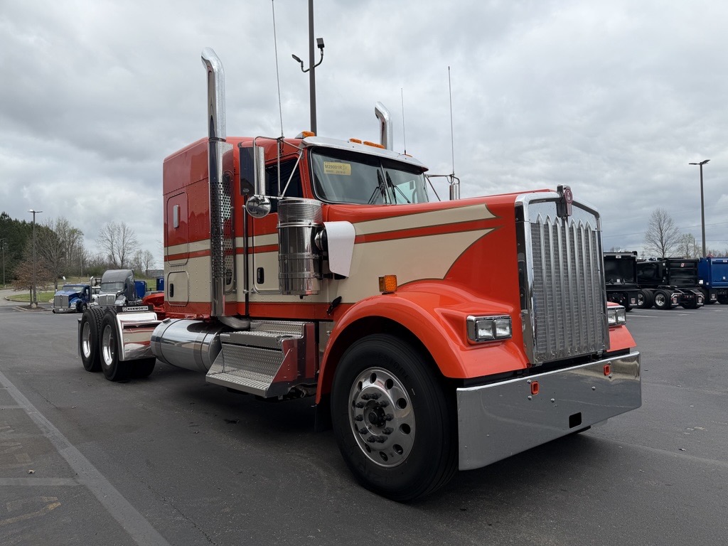 2027 Kenworth - image 2
