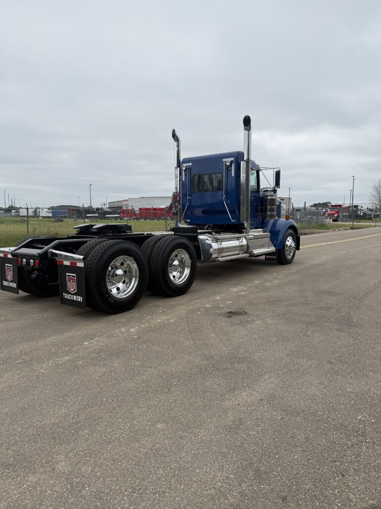 2027 Kenworth - image 4
