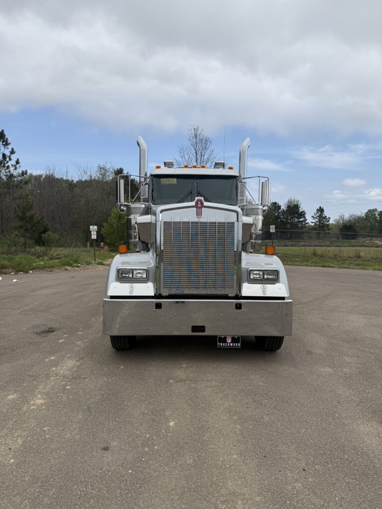2027 Kenworth - image 3