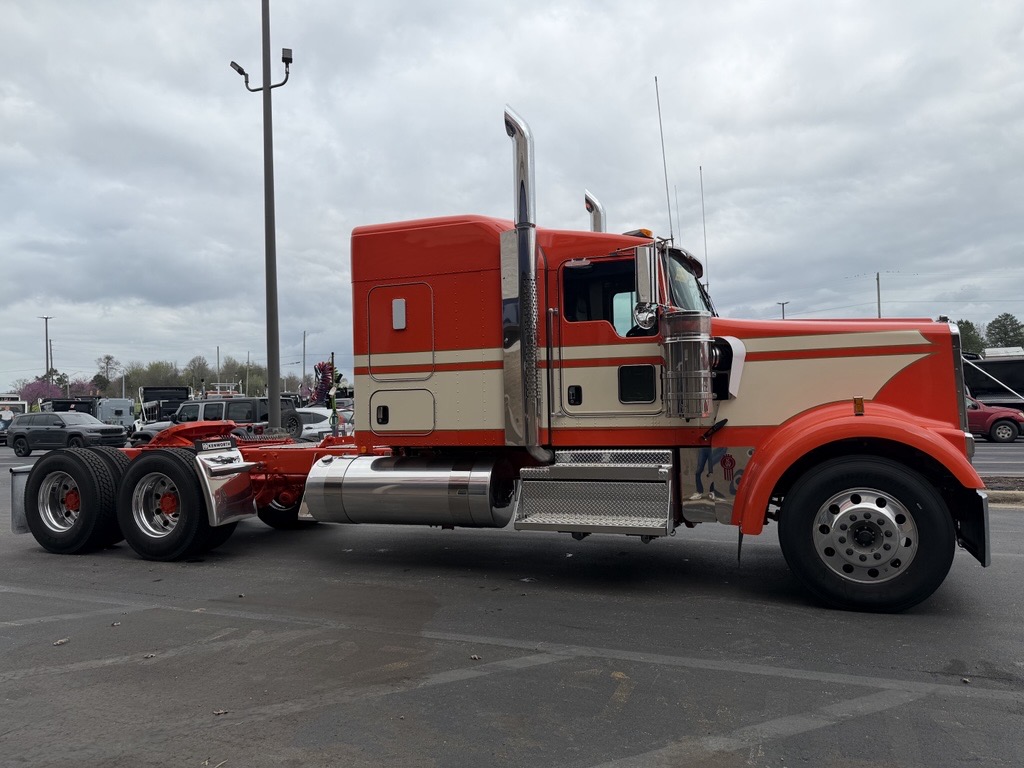 2027 Kenworth - image 4