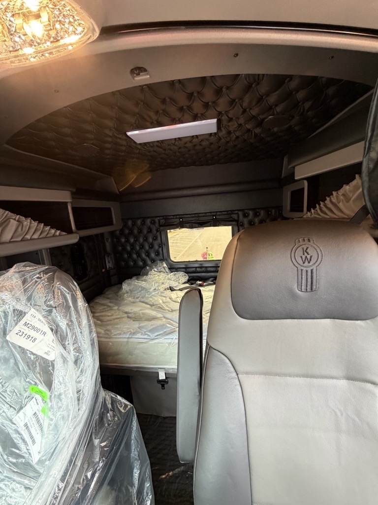 2027 Kenworth - image 12