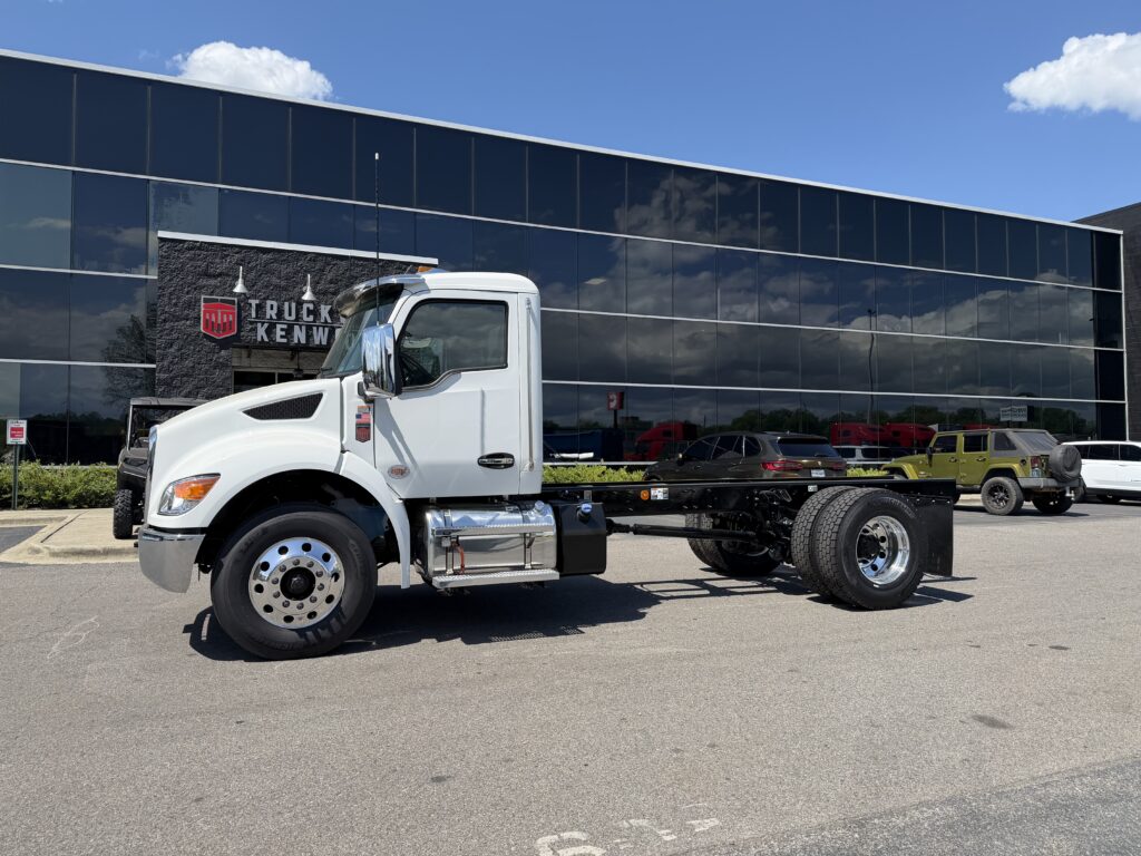 2027 Kenworth - image 2