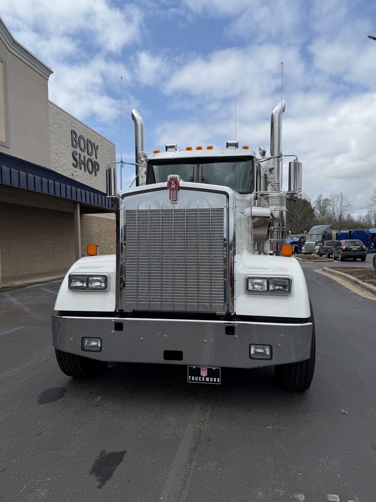 2027 Kenworth W900 in Birmingham, AL — photo 5