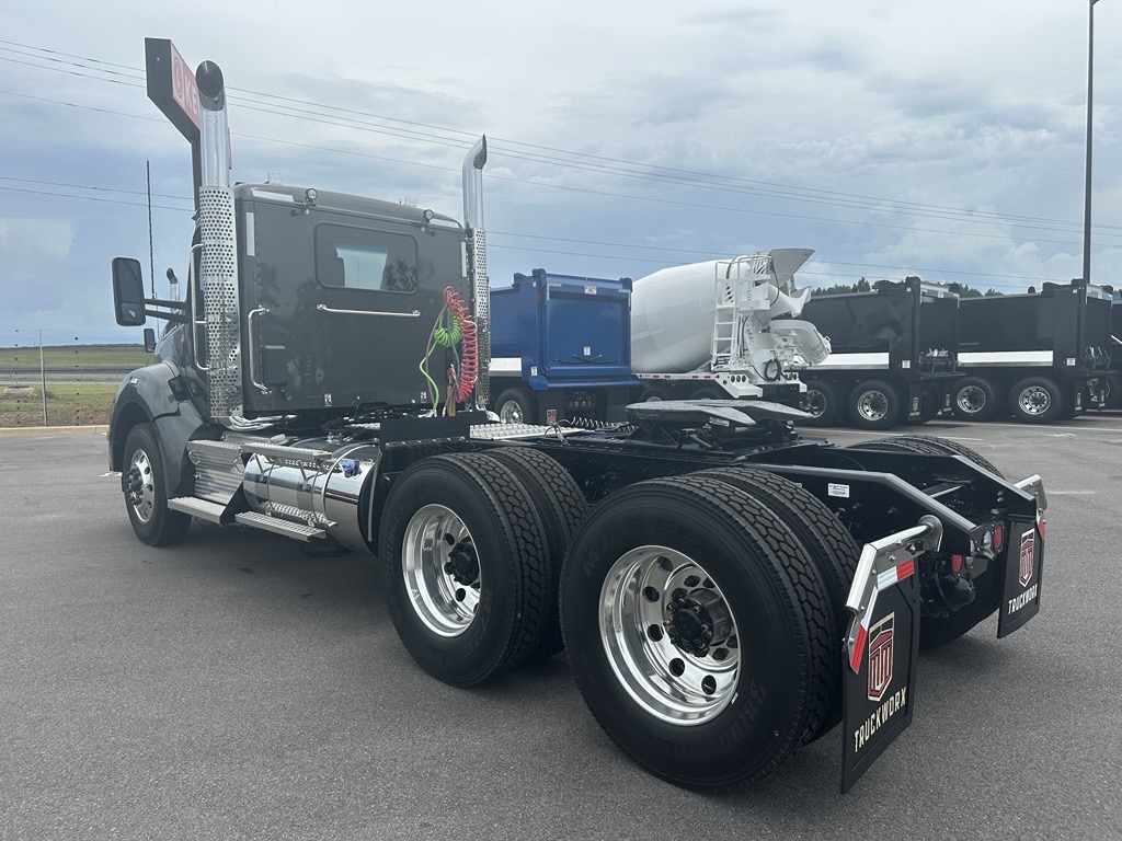 2027 Kenworth in Mobile, AL — photo 2