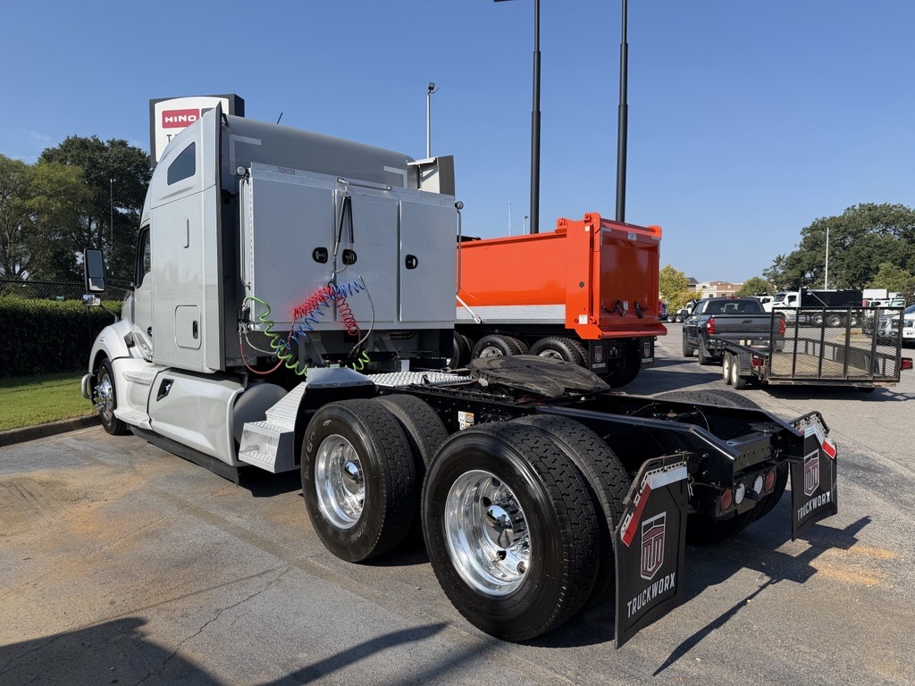 2021 Kenworth in Birmingham, AL — photo 3