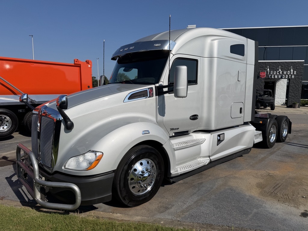 2021 Kenworth in Birmingham, AL — photo 2