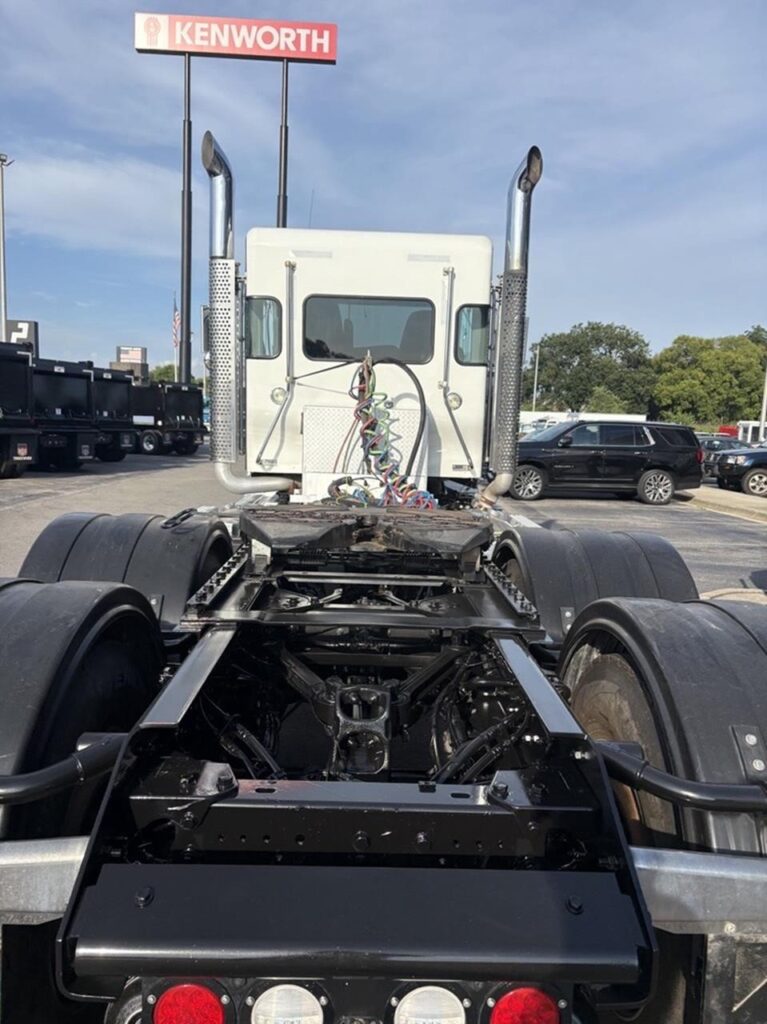 2023 Kenworth W900 in Dothan, AL — photo 4