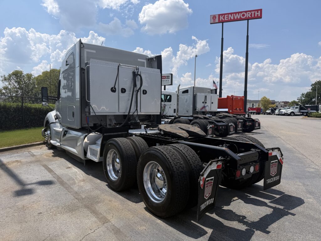2022 Kenworth in Birmingham, AL — photo 3