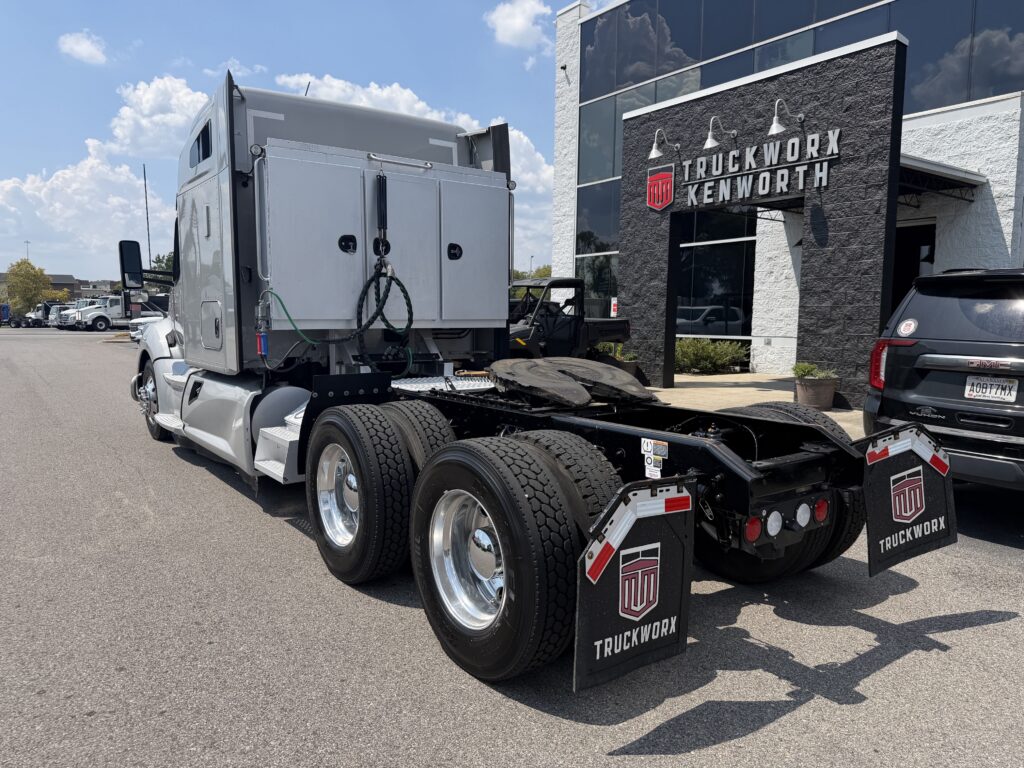 2021 Kenworth in Birmingham, AL — photo 3